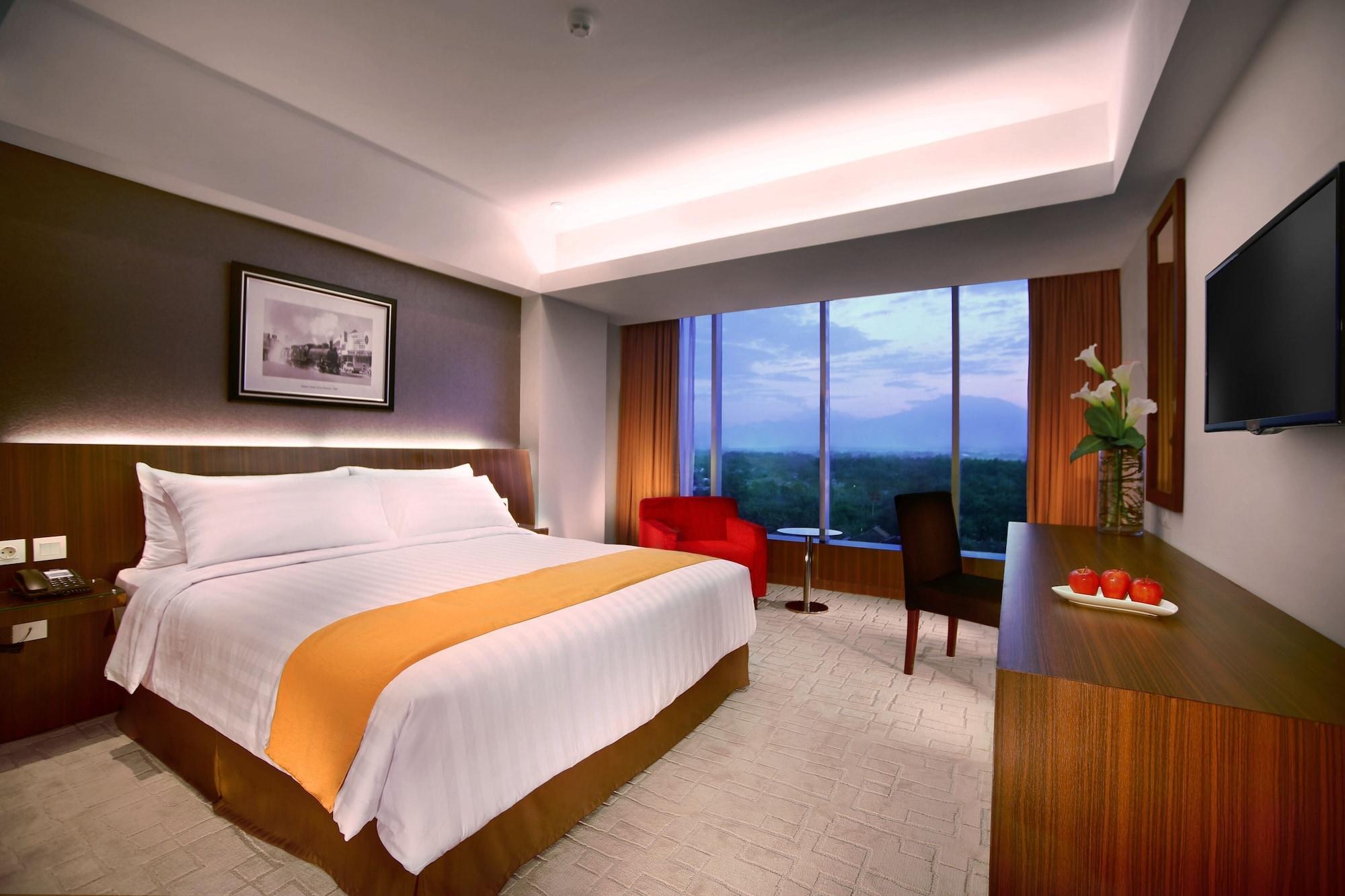 Aston Madiun Hotel & Conference Center Exterior foto