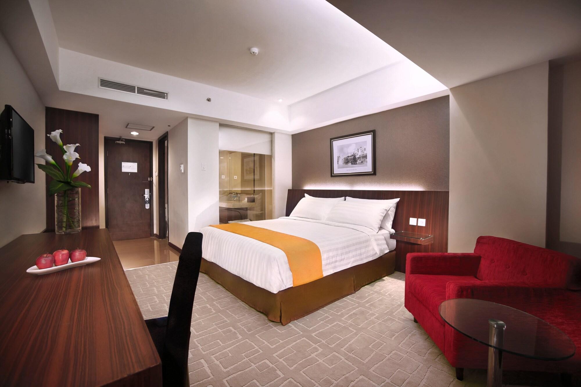 Aston Madiun Hotel & Conference Center Exterior foto