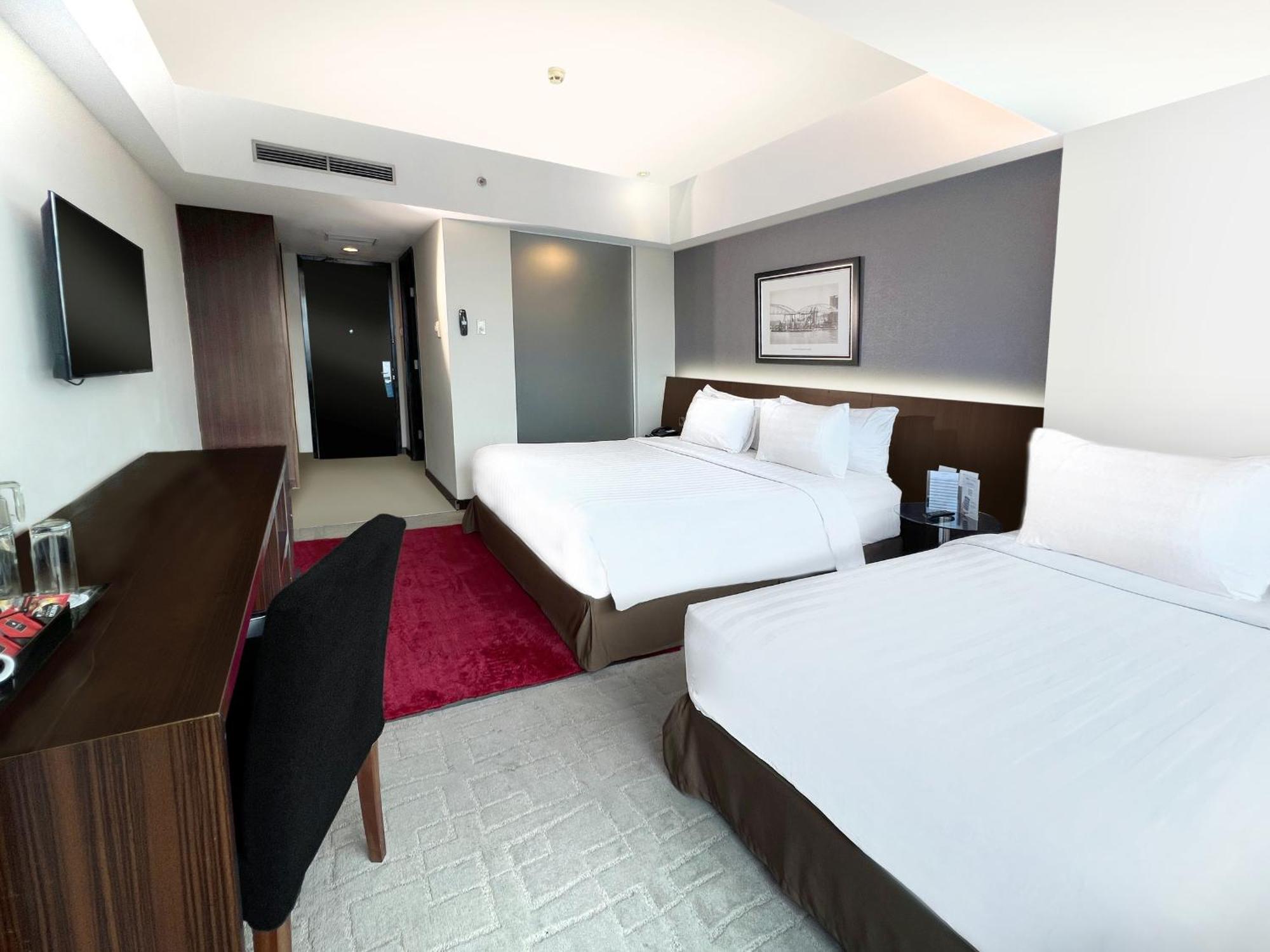 Aston Madiun Hotel & Conference Center Exterior foto